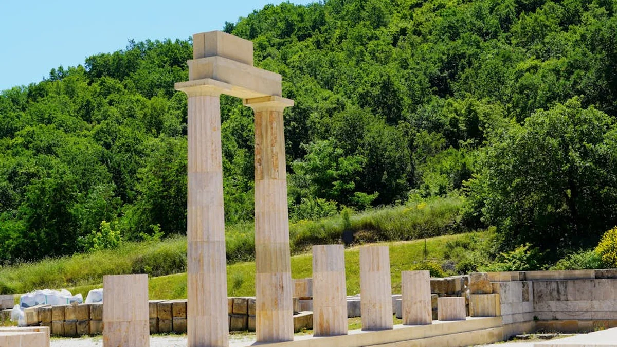 Macedonian text: The actor Kirol Pop Hristo-Kil