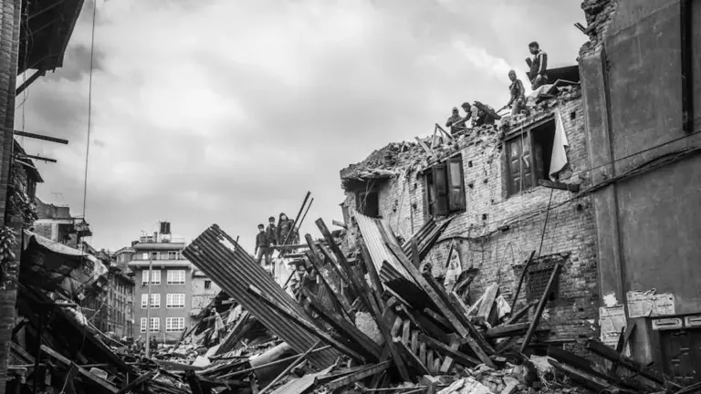 The humanitarian exhibition “Tragedy in Infinity” collected 240,000 dinars