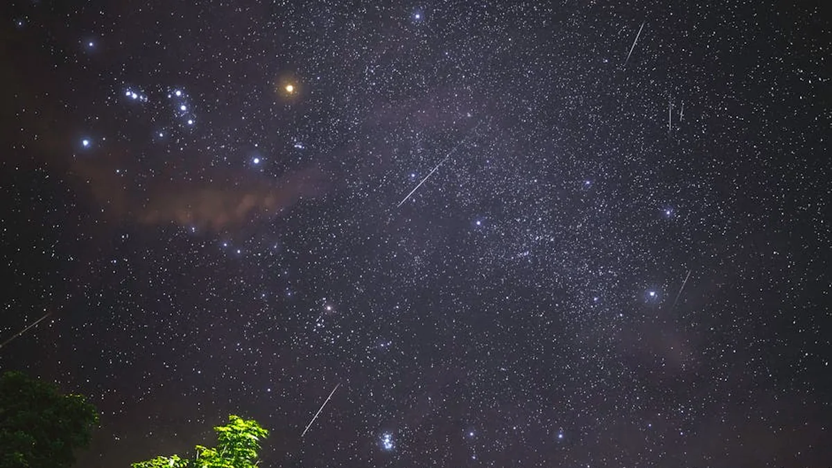 A meteor exploded over Massachusetts: The meteor broke apart from 120,000 km/h