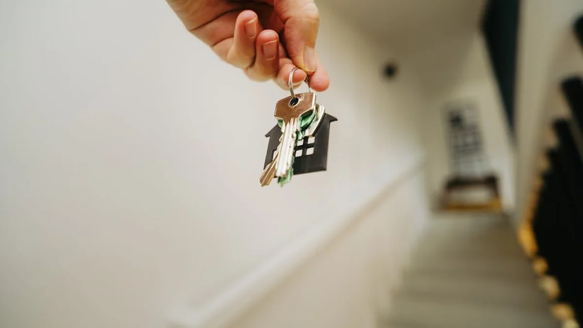 In the first quarter, 2,472 hypothecations on immovable property