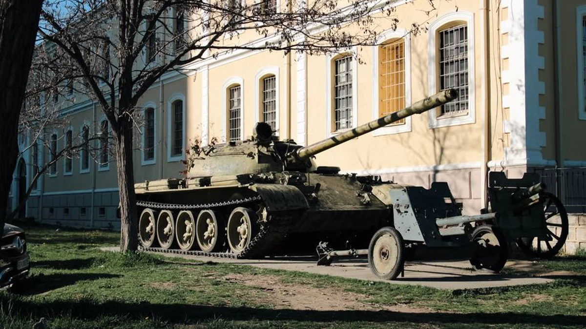 (Photo) BITOLA LEFT ON THE BURR BARUT – The artillery arsenal of Tumbe Café, the terrace is completely blocked!
