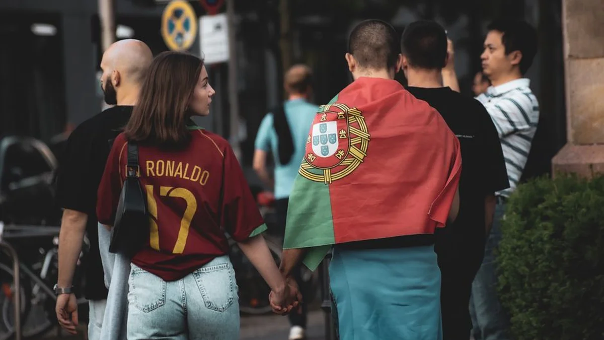 Ronaldinho does not go to Portugal with his teammates (VIDEO)