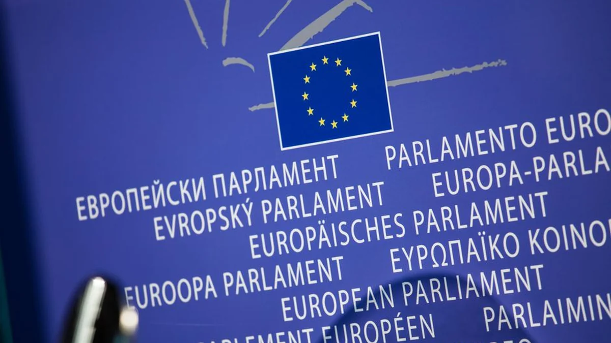 The European Parliament congratulates Ukraine on the reforms and the opening of the first cluster from the negotiations