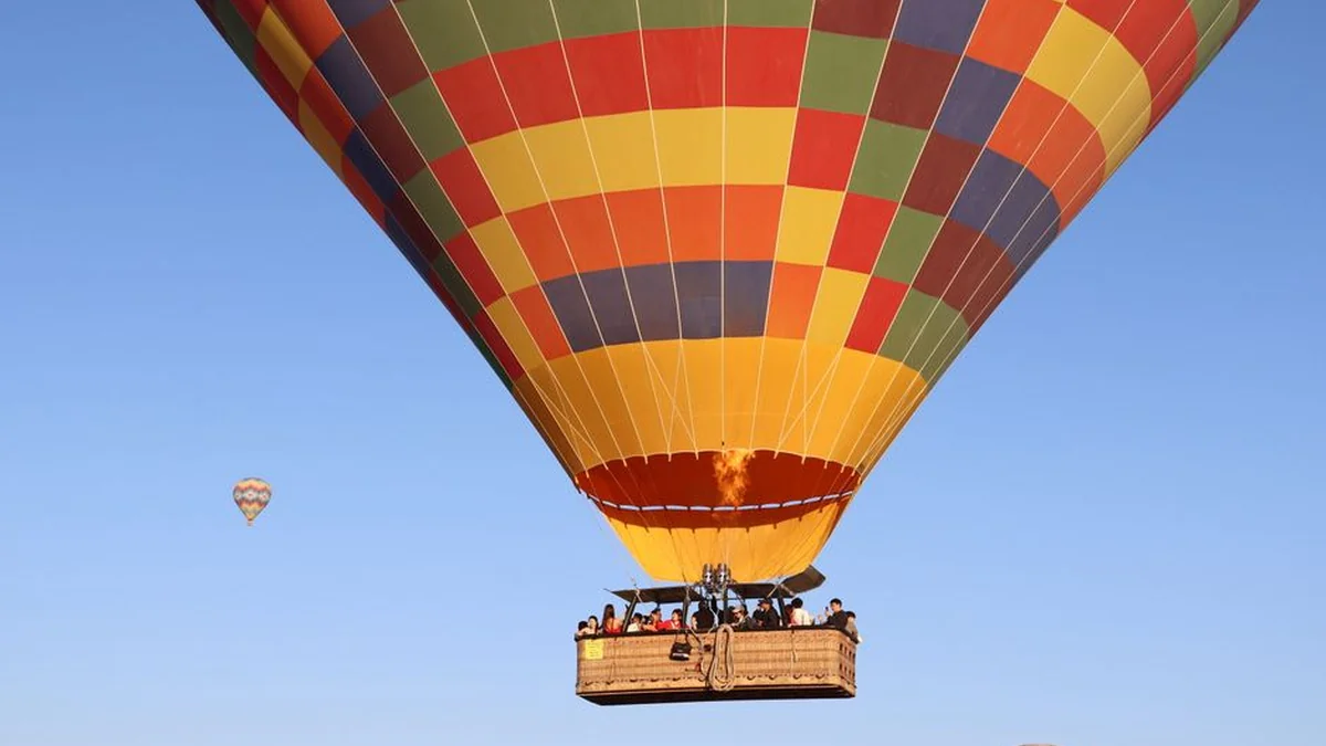 The hot air balloon carried more than 5,000 lives to Germany