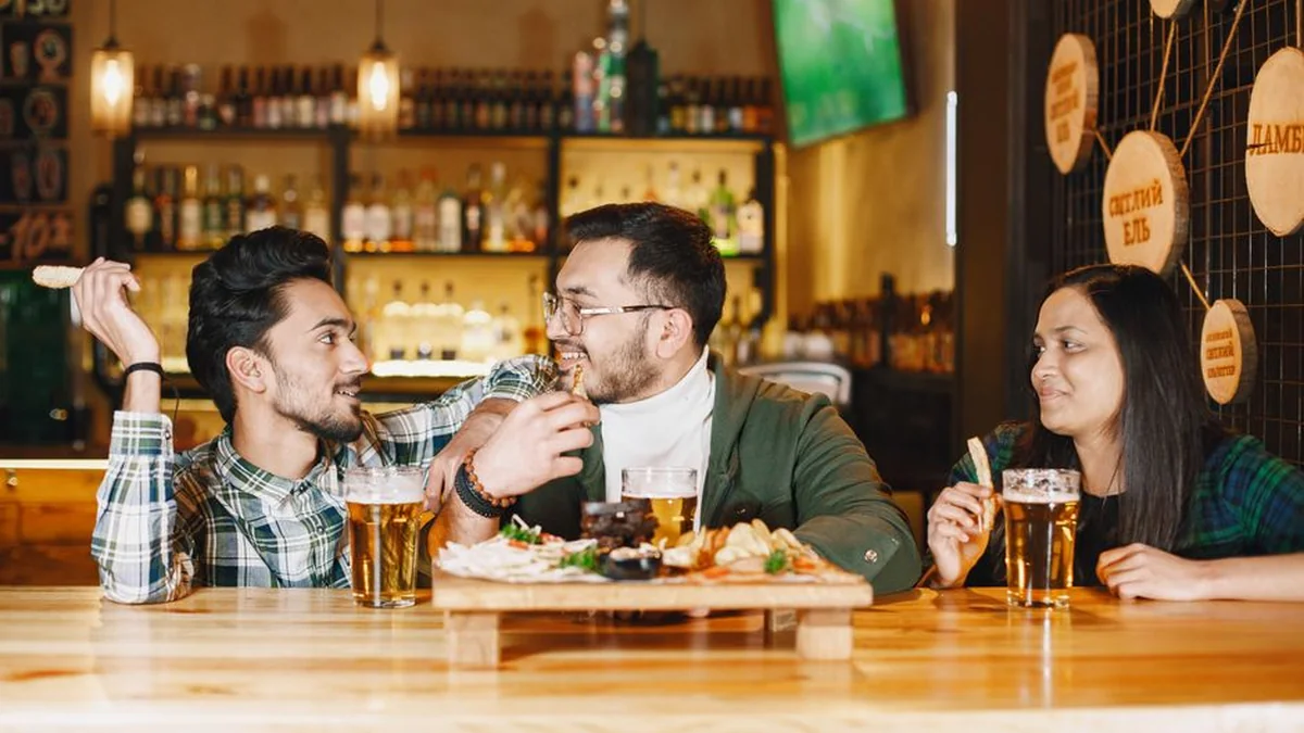 The taverns have little food, wine and tobacco is withered in May