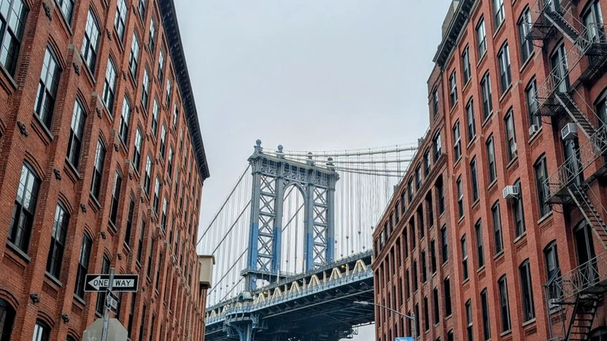Video: Drama in New York for the time of the glory of the Day of Independence: The oath caused a fire on the Brooklyn Bridge