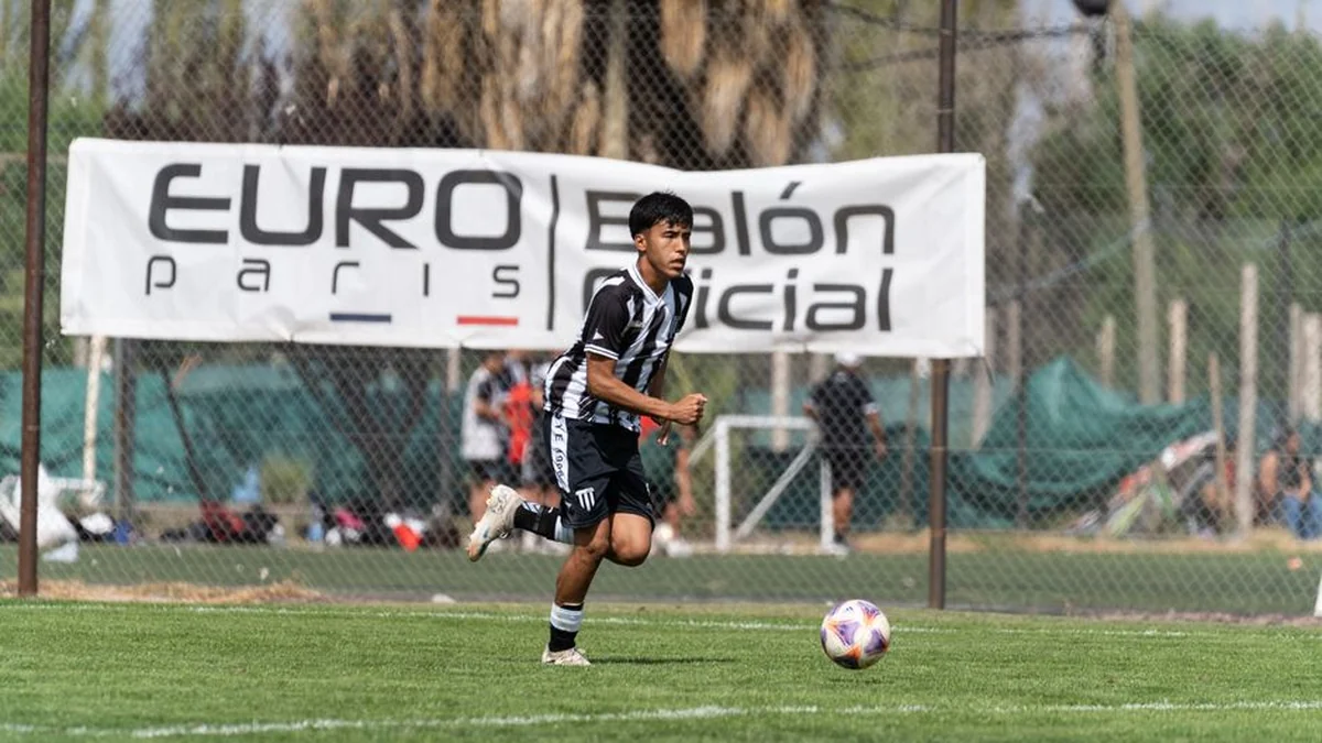Officially: Chelsea bought him from Velez