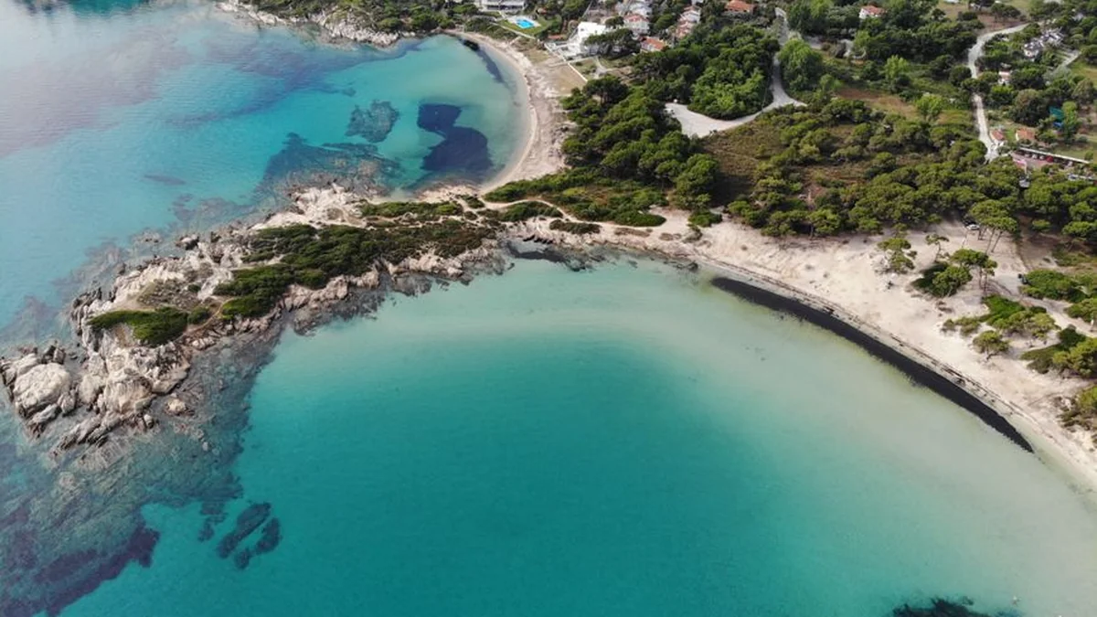 VIDEO – BUILDINGS IN THE LAGOON OF HALKIDIKI, UNUSUAL IN GREECE